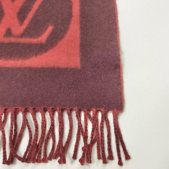 258 Louis Vuitton LV Angora Winter Scarf - Picture 8 of 10